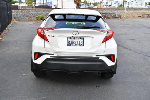 Blizzard Pearl 2019 Toyota C-HR XLE