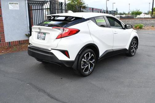 Blizzard Pearl 2019 Toyota C-HR XLE