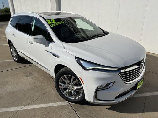 2022 Buick Enclave Essence