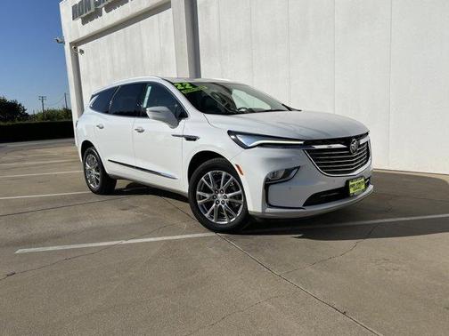 2022 Buick Enclave Essence