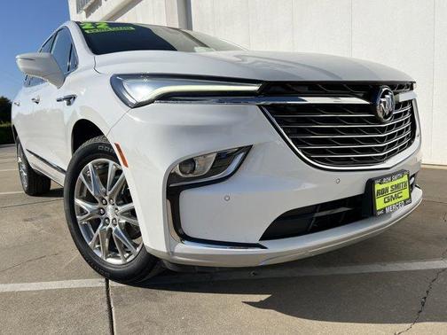 2022 Buick Enclave Essence