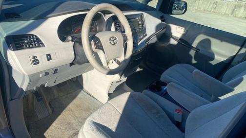 2011 Toyota Sienna LE
