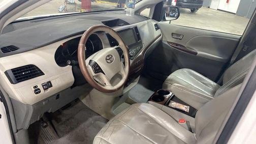 2011 Toyota Sienna XLE