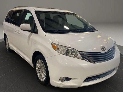 2011 Toyota Sienna XLE
