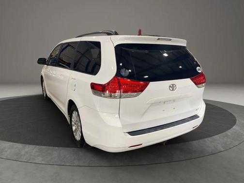 2011 Toyota Sienna XLE