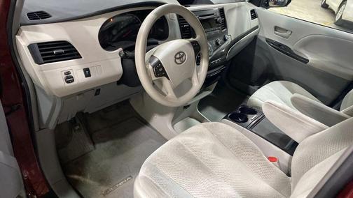 2012 Toyota Sienna LE