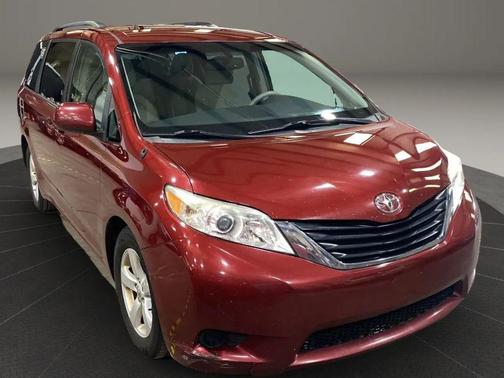 2012 Toyota Sienna LE