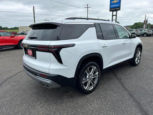 2025 Chevrolet Traverse LT