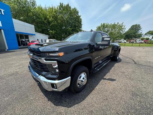 2025 Chevrolet Silverado 3500 LT