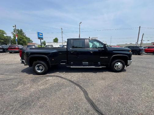 2025 Chevrolet Silverado 3500 LT