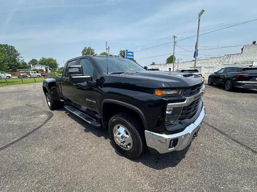 2025 Chevrolet Silverado 3500 LT