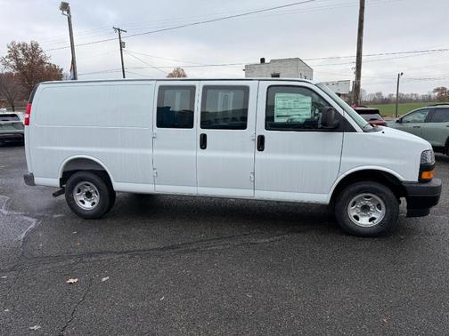 2025 Chevrolet Express 2500 Work Van