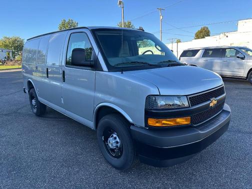 2025 Chevrolet Express 2500 Work Van