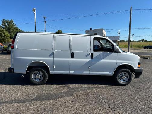 2025 Chevrolet Express 2500 Work Van