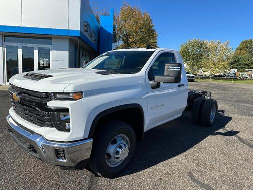 2026 Chevrolet Silverado 3500 WT