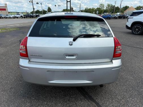 2005 Dodge Magnum SE