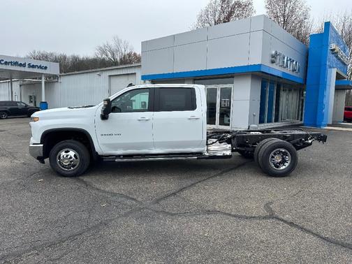 2026 Chevrolet Silverado 3500 LT