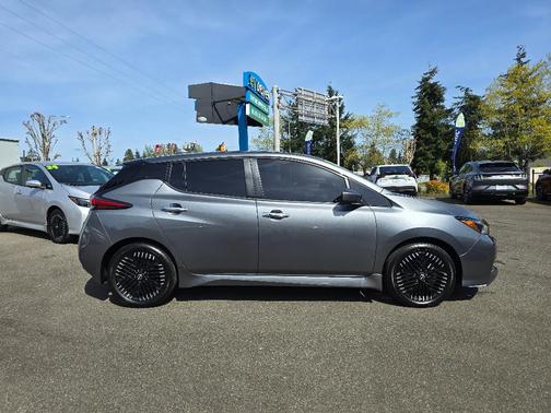 2023 Nissan Leaf SV PLUS
