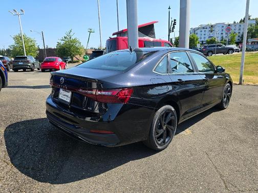 2025 Volkswagen Jetta 1.5T SE
