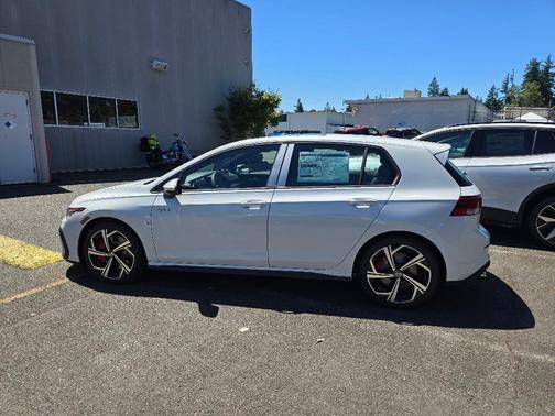 2025 Volkswagen Golf GTI 2.0T SE