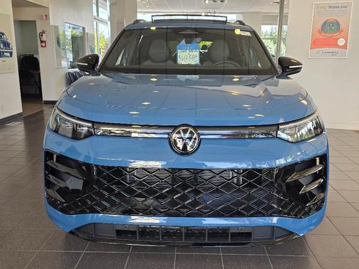 2025 Volkswagen Tiguan 2.0T SE R-Line Black