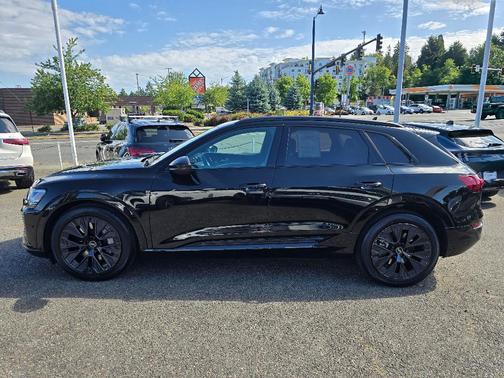 2024 Audi Q8 e-tron Premium