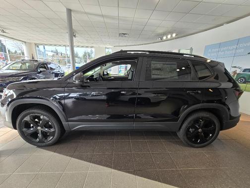 2025 Volkswagen Taos 1.5T SE Black