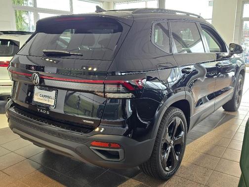 2025 Volkswagen Taos 1.5T SE Black