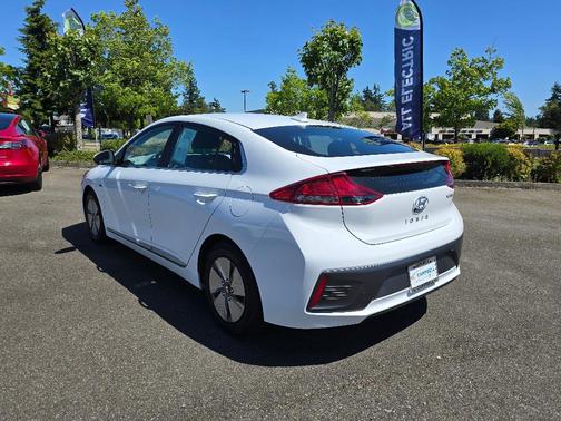 2020 Hyundai IONIQ Hybrid SE