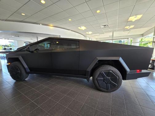 2024 Tesla Cybertruck Cyberbeast