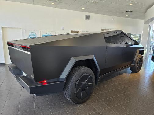 2024 Tesla Cybertruck Cyberbeast