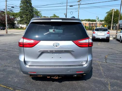 2015 Toyota Sienna LE