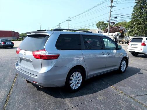 2015 Toyota Sienna LE