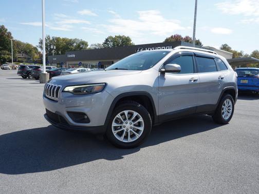 Photo 2 of 23 of 2019 Jeep Cherokee Latitude