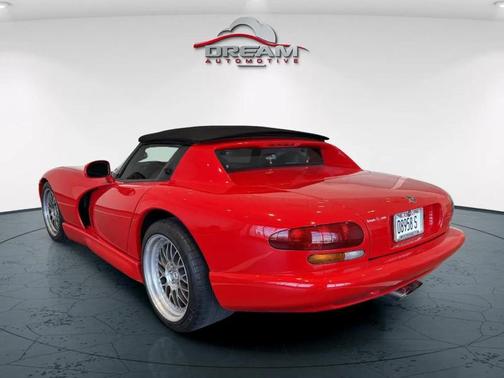 Viper Red Clearcoat/Black Soft Top 2000 Dodge Viper RT/10