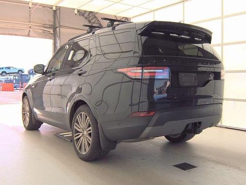 2017 Land Rover Discovery FIRST EDITION