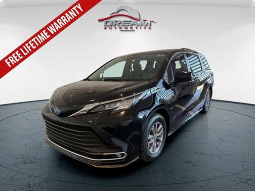 2022 Toyota Sienna XLE