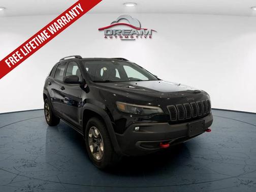 Diamond Black Crystal Pearlcoat 2019 Jeep Cherokee Trailhawk