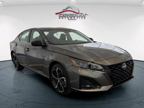 2025 Nissan Altima SR FWD