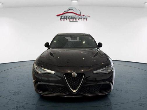 2017 Alfa Romeo Giulia Quadrifoglio