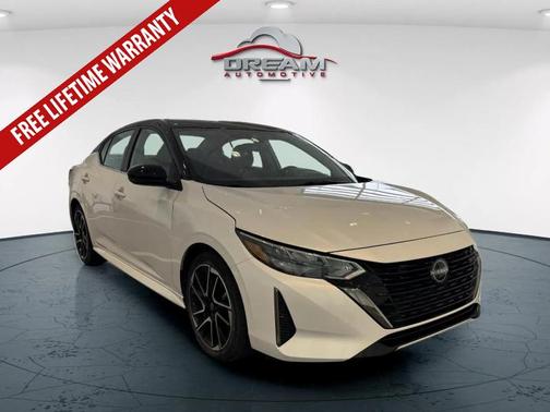 Aspen White Tricoat/Super Black 2024 Nissan Sentra SR