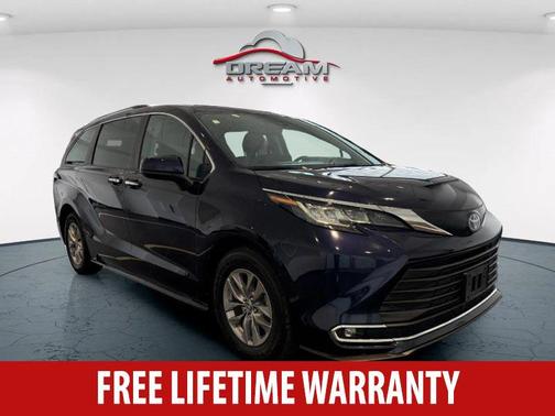 2023 Toyota Sienna XLE 8 Passenger