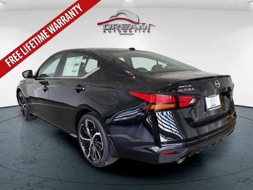 2025 Nissan Altima SR FWD