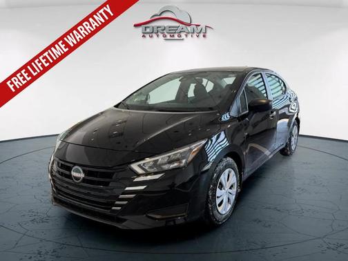 Super Black 2025 Nissan Versa 1.6 S