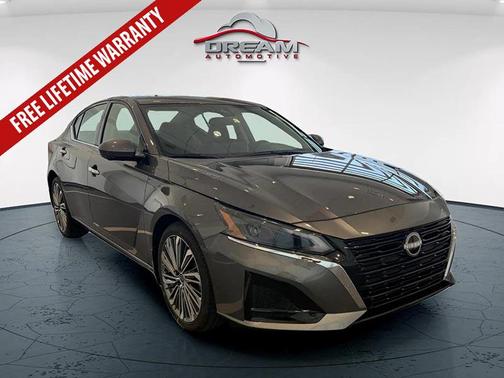 2025 Nissan Altima SL FWD