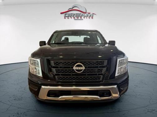 2023 Nissan Titan SV