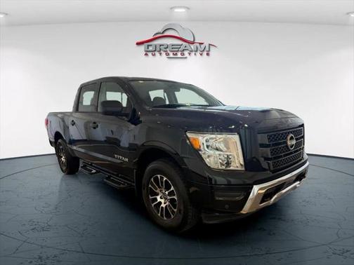 2023 Nissan Titan SV