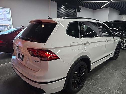 2022 Volkswagen Tiguan 2.0T SE R-Line Black 4MOTION