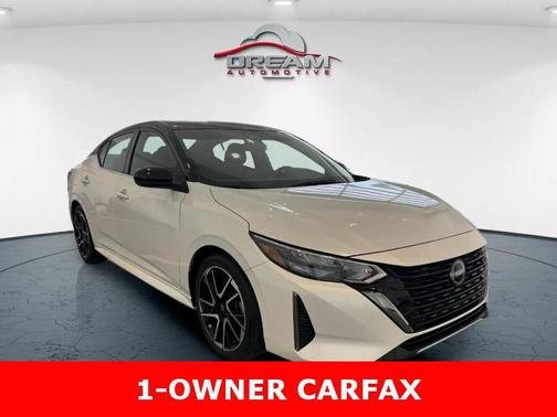 Aspen White Tricoat/Super Black 2024 Nissan Sentra SR