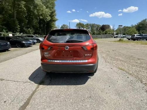 Palatial Ruby 2017 Nissan Rogue Sport SV